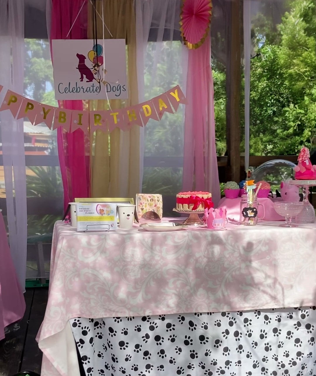 Signature Pawty